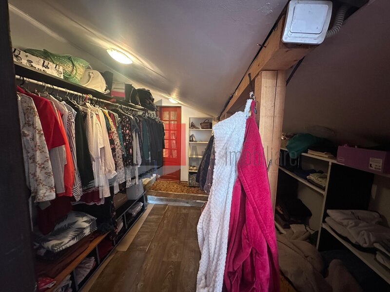 Casa primitoare pentru familii, ofera spatiu si confort